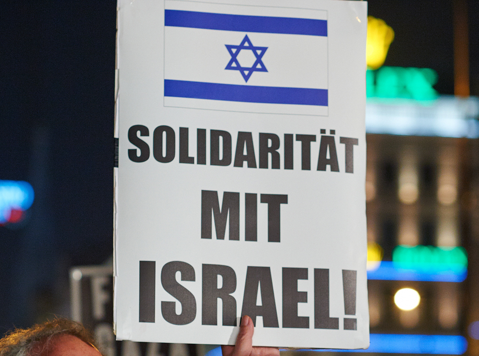 Pro-Israel Kundgebung vor der Oper